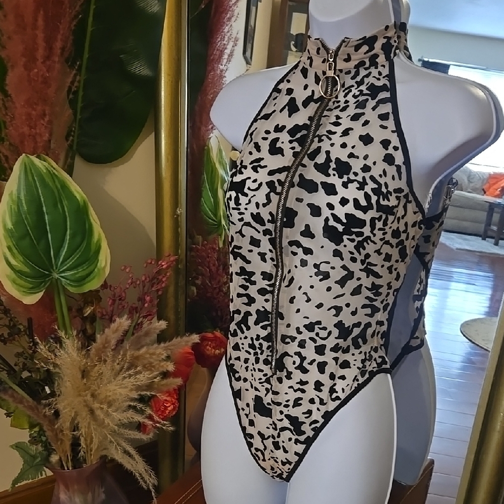 Leopard Print Zip-Up Bodysuit